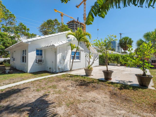 Дом в аренду по адресу 4815 N Flagler Drive - фото 5863943