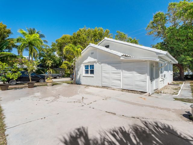 Дом в аренду по адресу 4815 N Flagler Drive - фото 5863944
