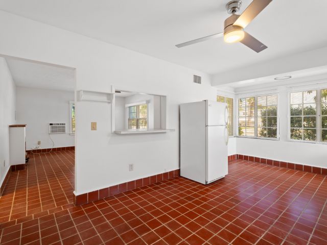 Дом в аренду по адресу 4815 N Flagler Drive - фото 5863953