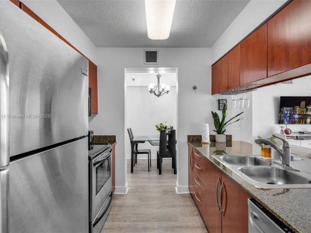 Продажа квартиры #1723 - фото 5914017