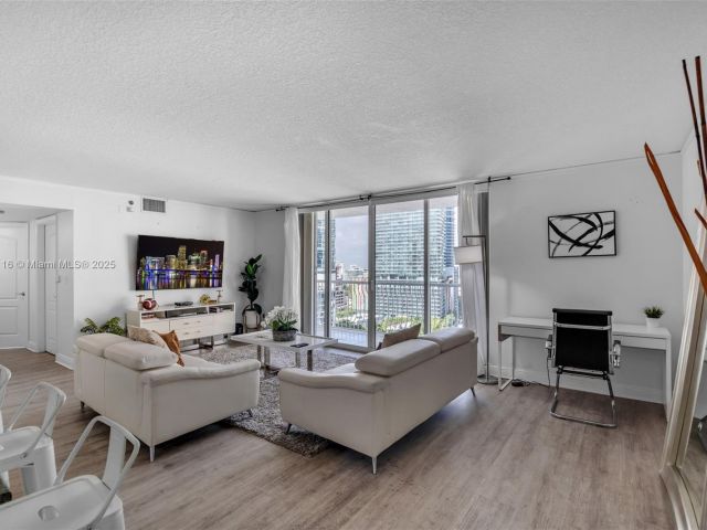 Продажа квартиры #1723 - фото 5914019