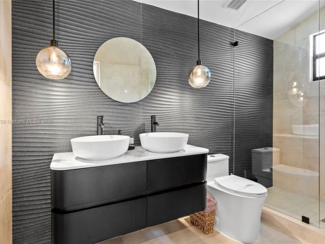 Дом в аренду по адресу 281 NE 48th Ter - фото 6047139