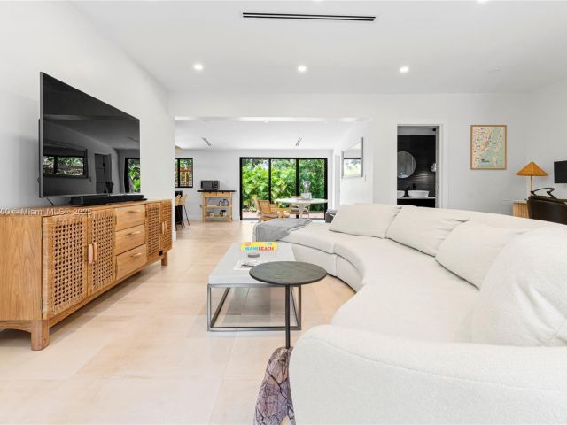 Дом в аренду по адресу 281 NE 48th Ter - фото 6047150