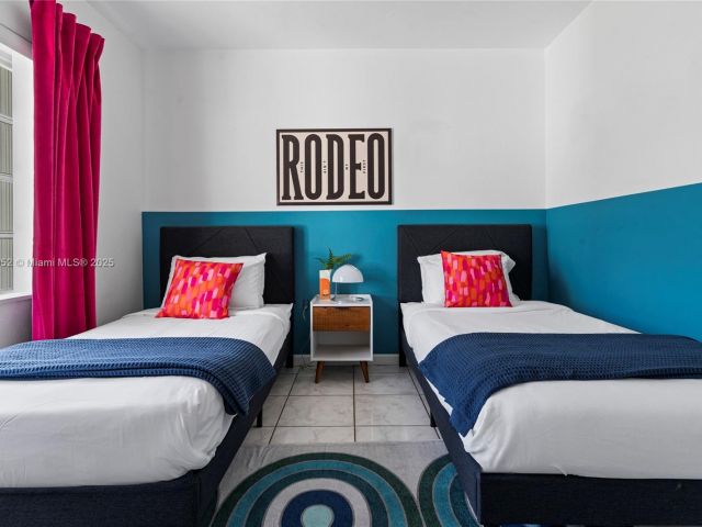 Дом в аренду по адресу 260 NE 45th St - фото 6046995