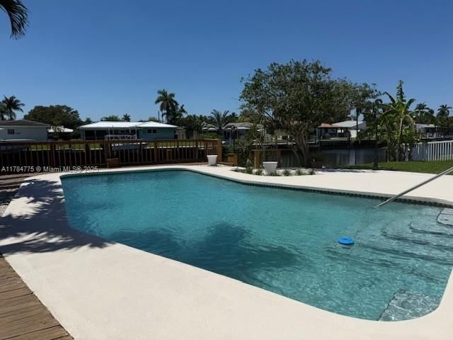 Продажа дома по адресу 411 SE 6th Ave - фото 5881673