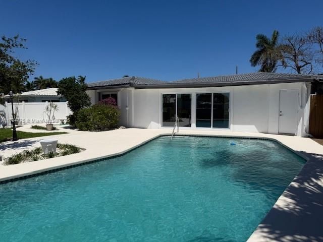 Продажа дома по адресу 411 SE 6th Ave - фото 5881675