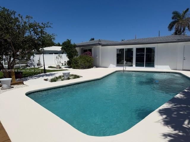 Продажа дома по адресу 411 SE 6th Ave - фото 5881678