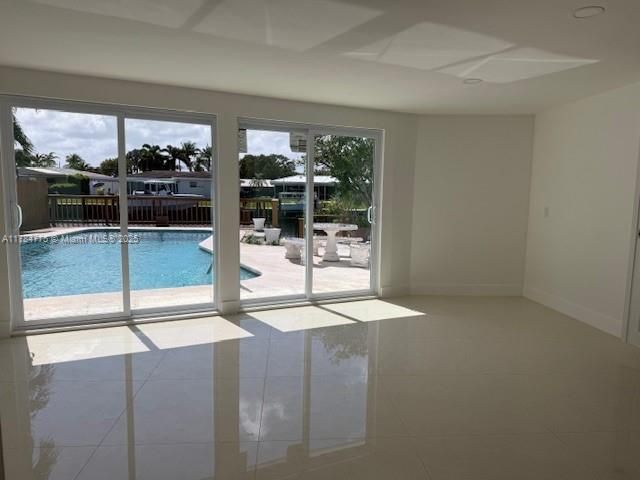 Продажа дома по адресу 411 SE 6th Ave - фото 5881682