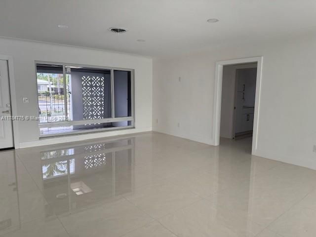 Продажа дома по адресу 411 SE 6th Ave - фото 5881685