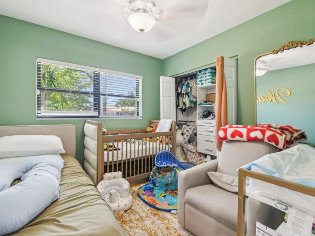 Продажа дома по адресу 2030 SW 22nd Ave - фото 5890918