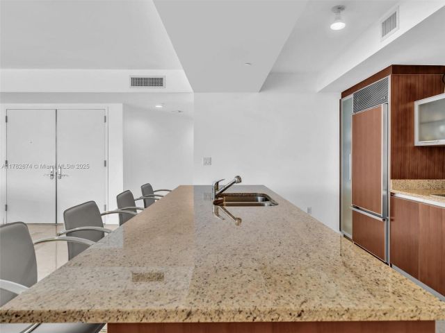 Продажа квартиры #704 - фото 5947342