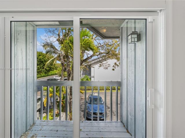 Продажа дома по адресу 2952 Florida Blvd - фото 5879226