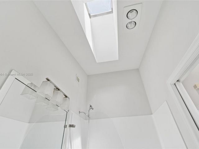 Продажа дома по адресу 2952 Florida Blvd - фото 5879228