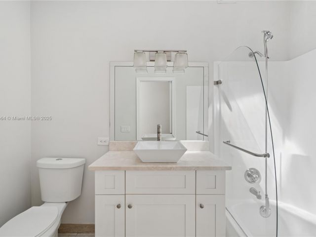 Продажа дома по адресу 2952 Florida Blvd - фото 5879229