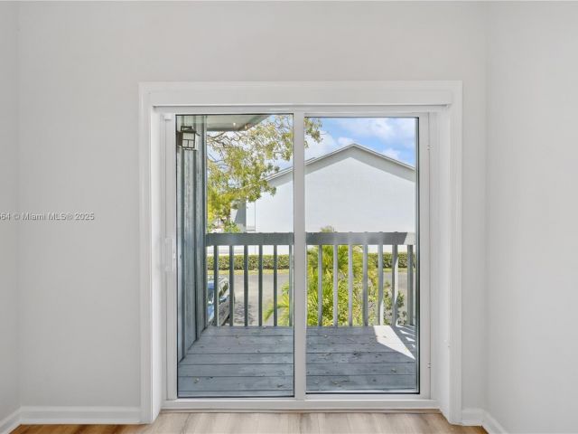 Продажа дома по адресу 2952 Florida Blvd - фото 5879230