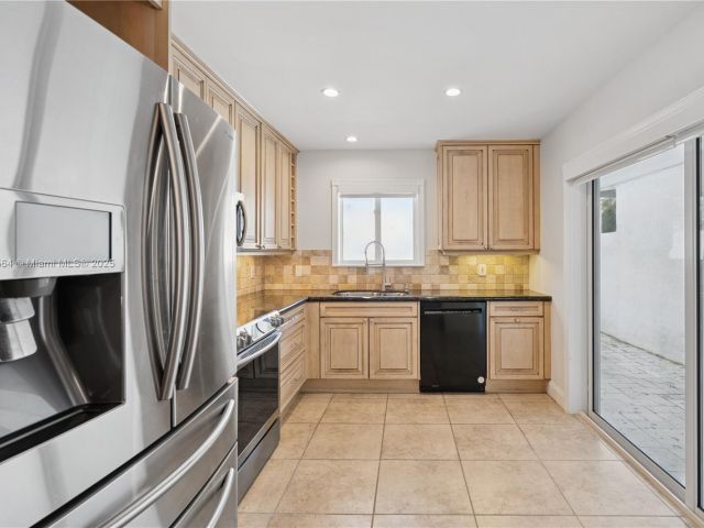 Продажа дома по адресу 2952 Florida Blvd - фото 5879241