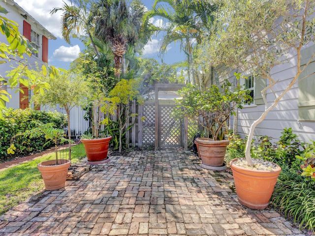 Продажа дома по адресу 42 Palm Square - фото 5877687