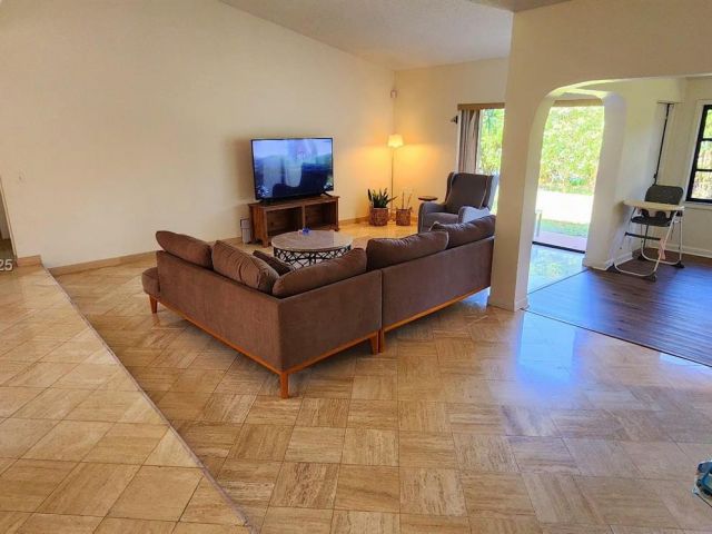 Продажа дома по адресу 22310 Cameo Dr E - фото 5862257