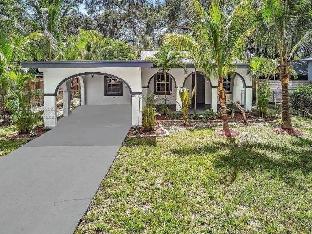 Продажа дома по адресу 936 NE 132nd St - фото 5877168