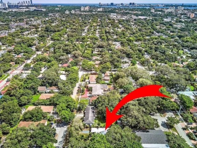 Продажа дома по адресу 936 NE 132nd St - фото 5877172