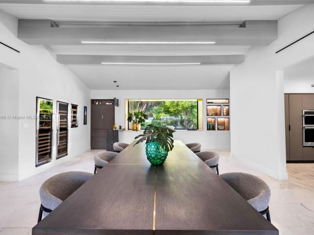 Продажа дома по адресу 1141 NE 90th St - фото 6121705