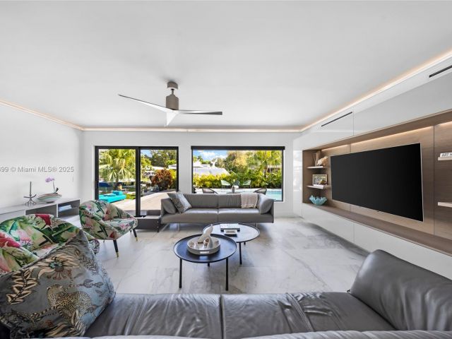 Продажа дома по адресу 1141 NE 90th St - фото 6121713