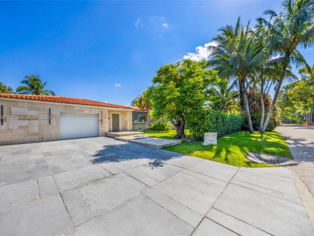 Продажа дома по адресу 1141 NE 90th St - фото 6121714