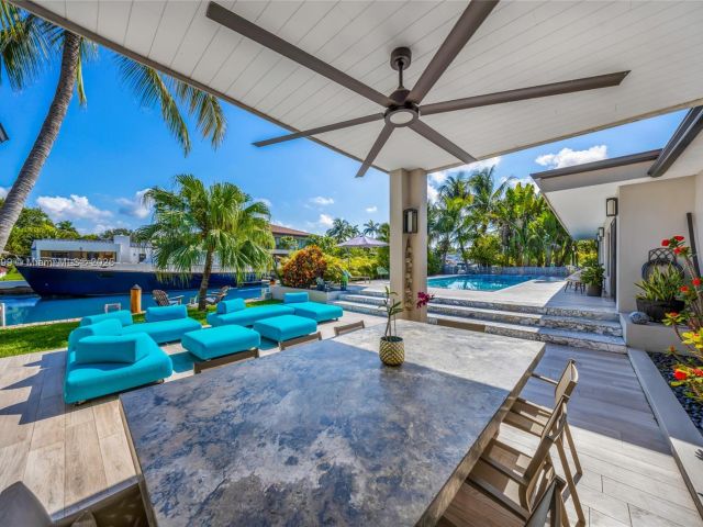 Продажа дома по адресу 1141 NE 90th St - фото 6121716