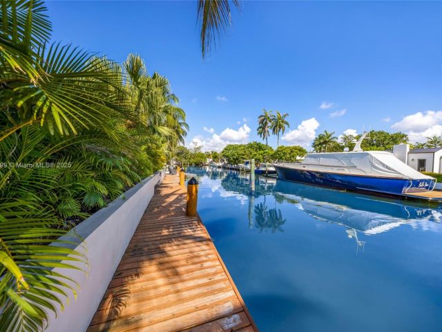 Продажа дома по адресу 1141 NE 90th St - фото 6121717