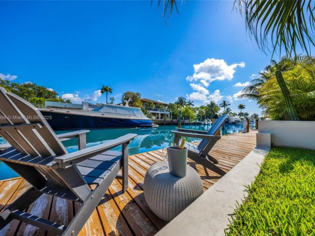 Продажа дома по адресу 1141 NE 90th St - фото 6121718