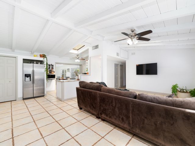 Продажа дома по адресу 2869 SW 13th Court - фото 5981611