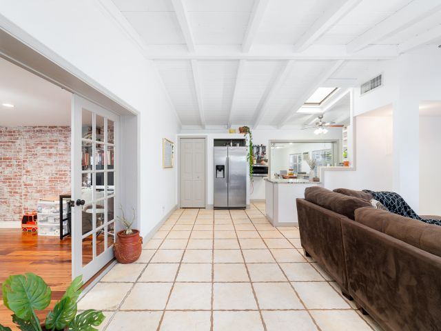 Продажа дома по адресу 2869 SW 13th Court - фото 5981612