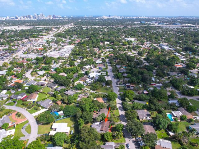 Продажа дома по адресу 2869 SW 13th Court - фото 5981617