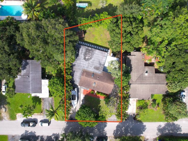 Продажа дома по адресу 2869 SW 13th Court - фото 5981618