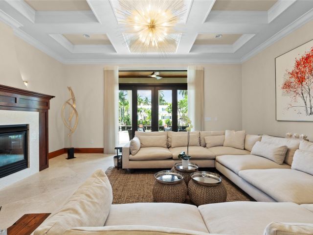 Продажа дома по адресу 441 Royal Plaza Dr - фото 6023970