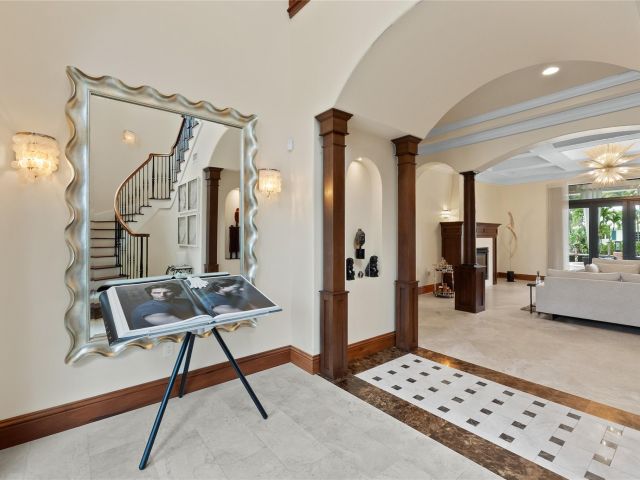 Продажа дома по адресу 441 Royal Plaza Dr - фото 6023972