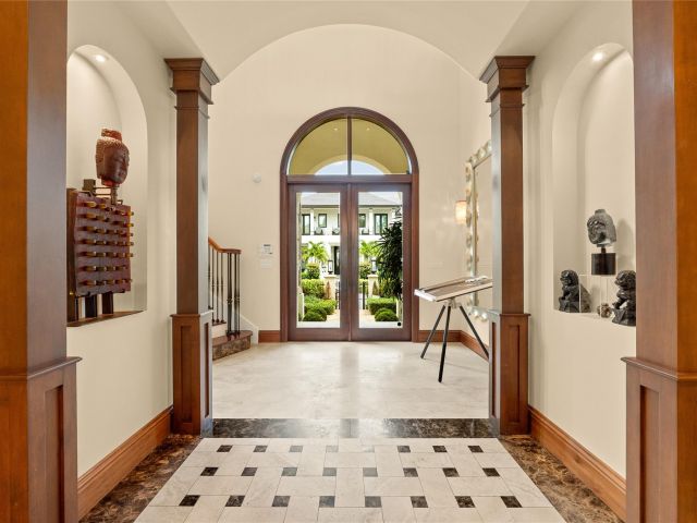 Продажа дома по адресу 441 Royal Plaza Dr - фото 6023974