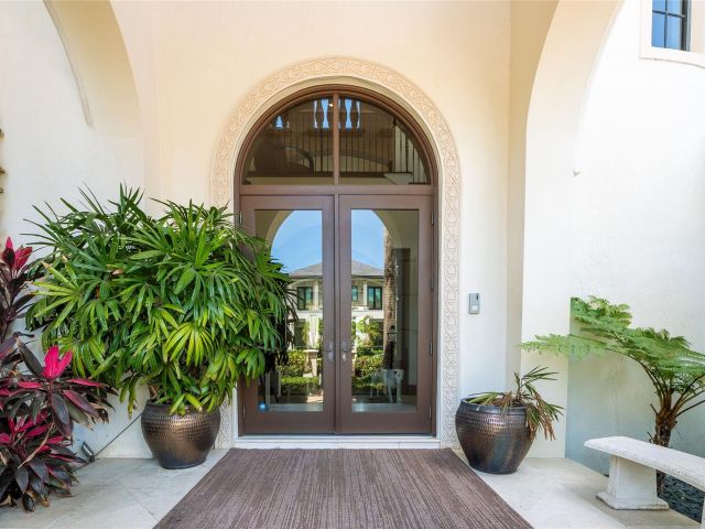 Продажа дома по адресу 441 Royal Plaza Dr - фото 6023975