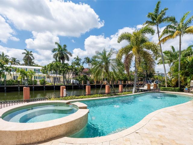 Продажа дома по адресу 441 Royal Plaza Dr - фото 6023977