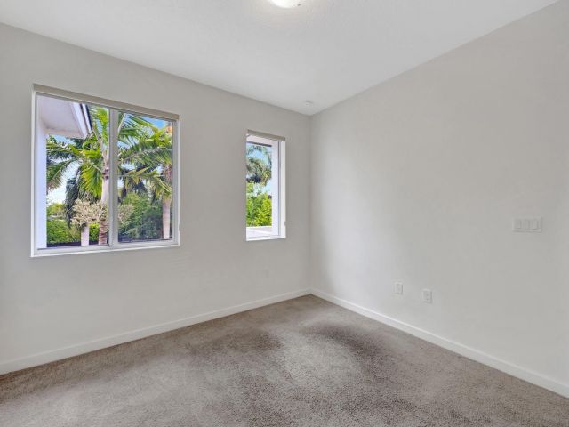 Дом в аренду по адресу 17624 SW 149th Pl - фото 5969249