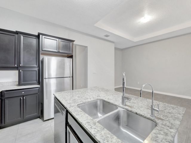 Дом в аренду по адресу 17624 SW 149th Pl - фото 5969261