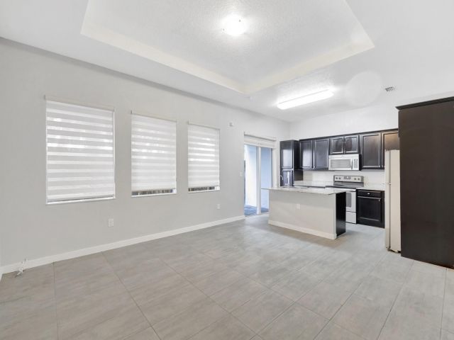 Дом в аренду по адресу 17624 SW 149th Pl - фото 5969263