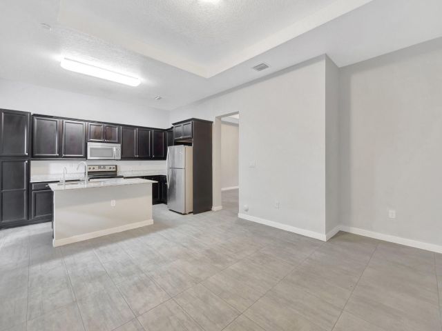 Дом в аренду по адресу 17624 SW 149th Pl - фото 5969264