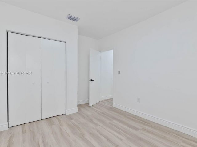 Продажа дома по адресу 583 NW 47th Ter - фото 6003896