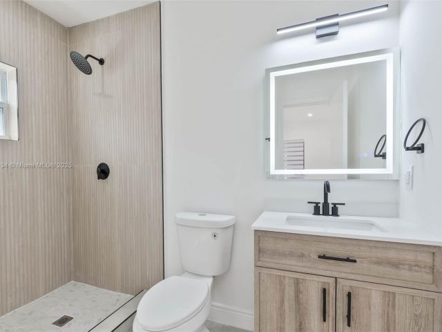 Продажа дома по адресу 583 NW 47th Ter - фото 6003898