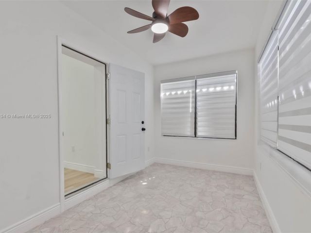 Продажа дома по адресу 583 NW 47th Ter - фото 6003903