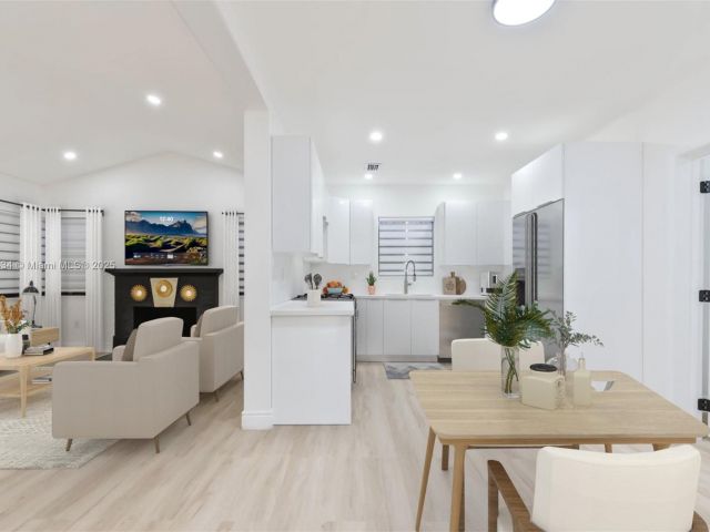 Продажа дома по адресу 583 NW 47th Ter - фото 6003905