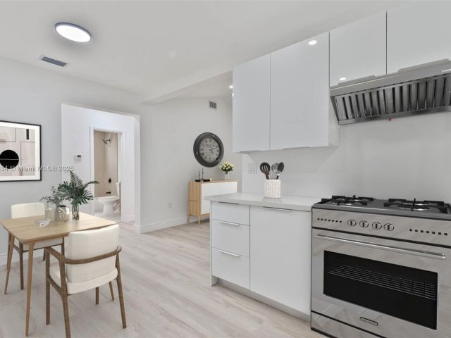 Продажа дома по адресу 583 NW 47th Ter - фото 6003908