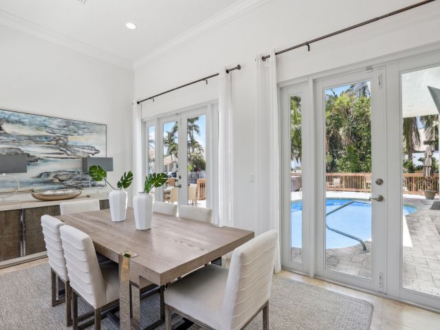 Продажа дома по адресу 1030 Rhodes Villa Avenue - фото 5878038