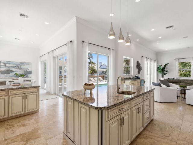 Продажа дома по адресу 1030 Rhodes Villa Avenue - фото 5878040